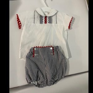 Beautiful baby girl european set 9 to 12 months🌻